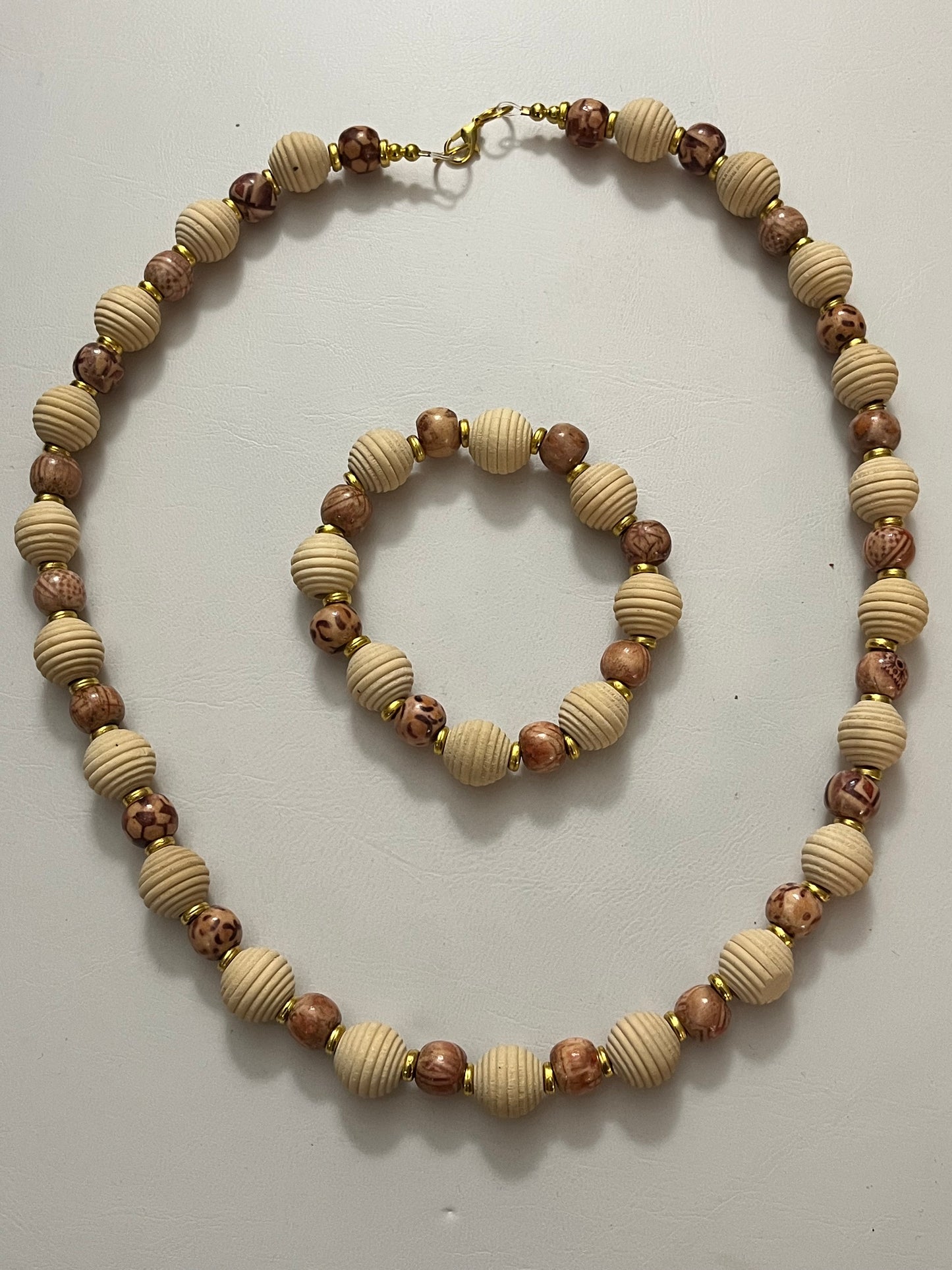 Boho Wooden Necklace & Bracelet Set (shades of brown)