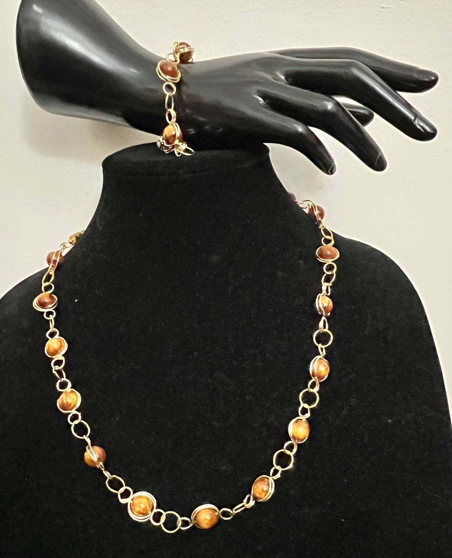 Sophisticated Necklace & Bracelet Chain Set
