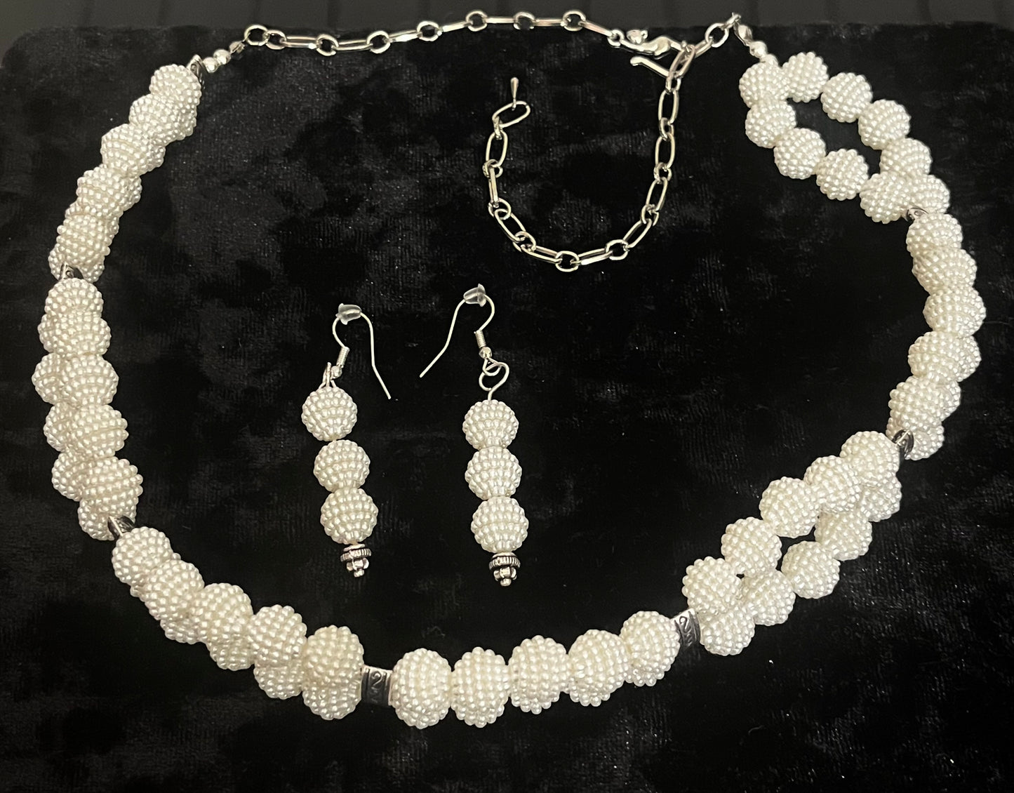 Costume Jewelry - Pearl Chocker & Earrings Set