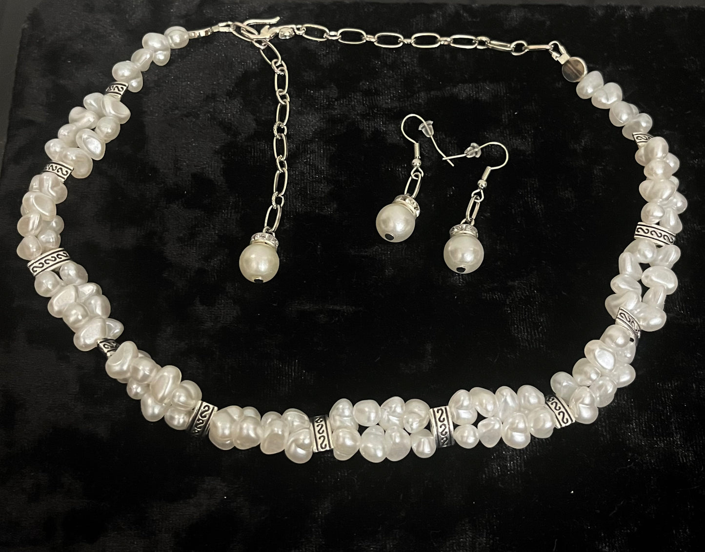 Costume Pearl Chocker
