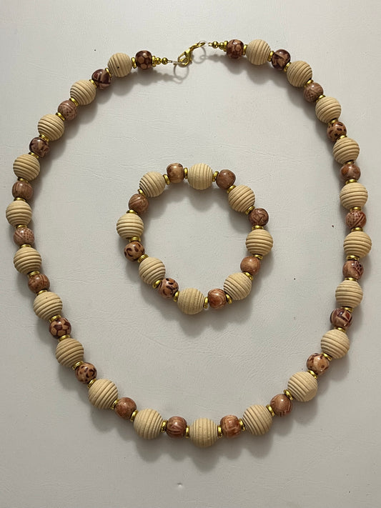 Boho Wooden Necklace & Bracelet Set (shades of brown)