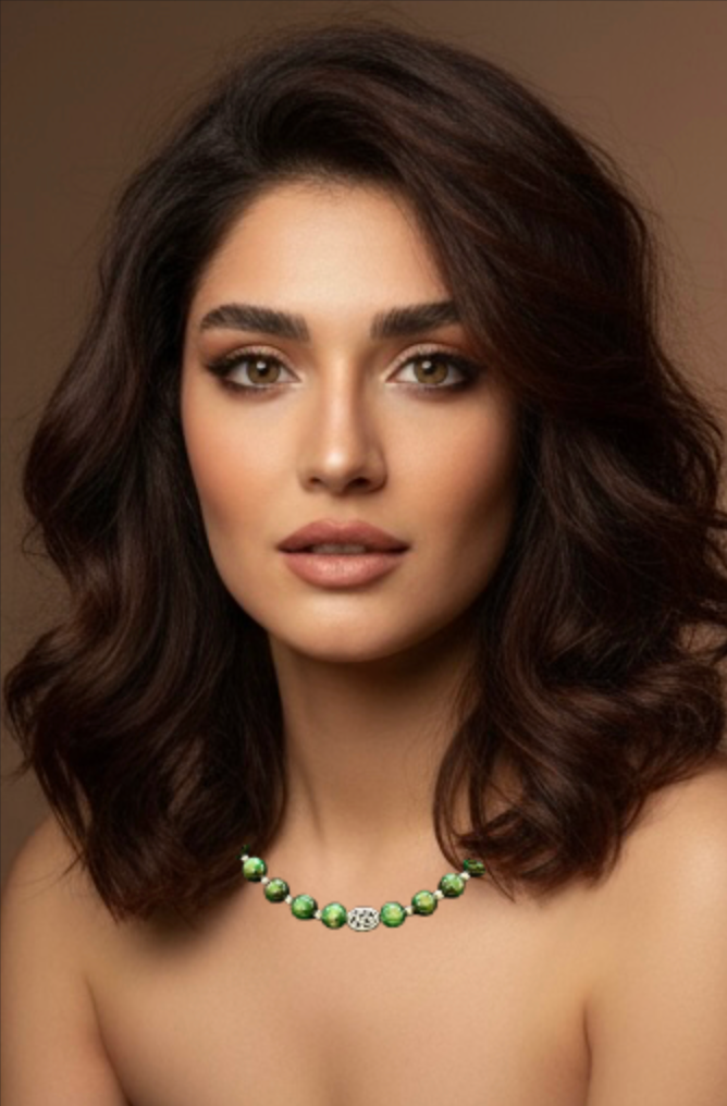 Forest green beaded necklace with rich jewel‑tone color